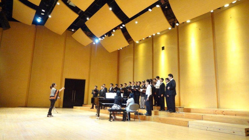 2012/08/22泰國曼谷，木樓合唱團於Mahidol大學音樂學院的MACM Hall為晚上音樂會彩排